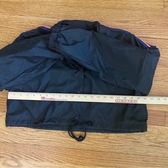 Forever 21 cropped jacket Women’s Large Black Striped Sleeves Buttons NWOT - Picture 8 of 9